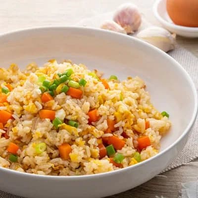 Pho 8 fried rice with vegetables and egg